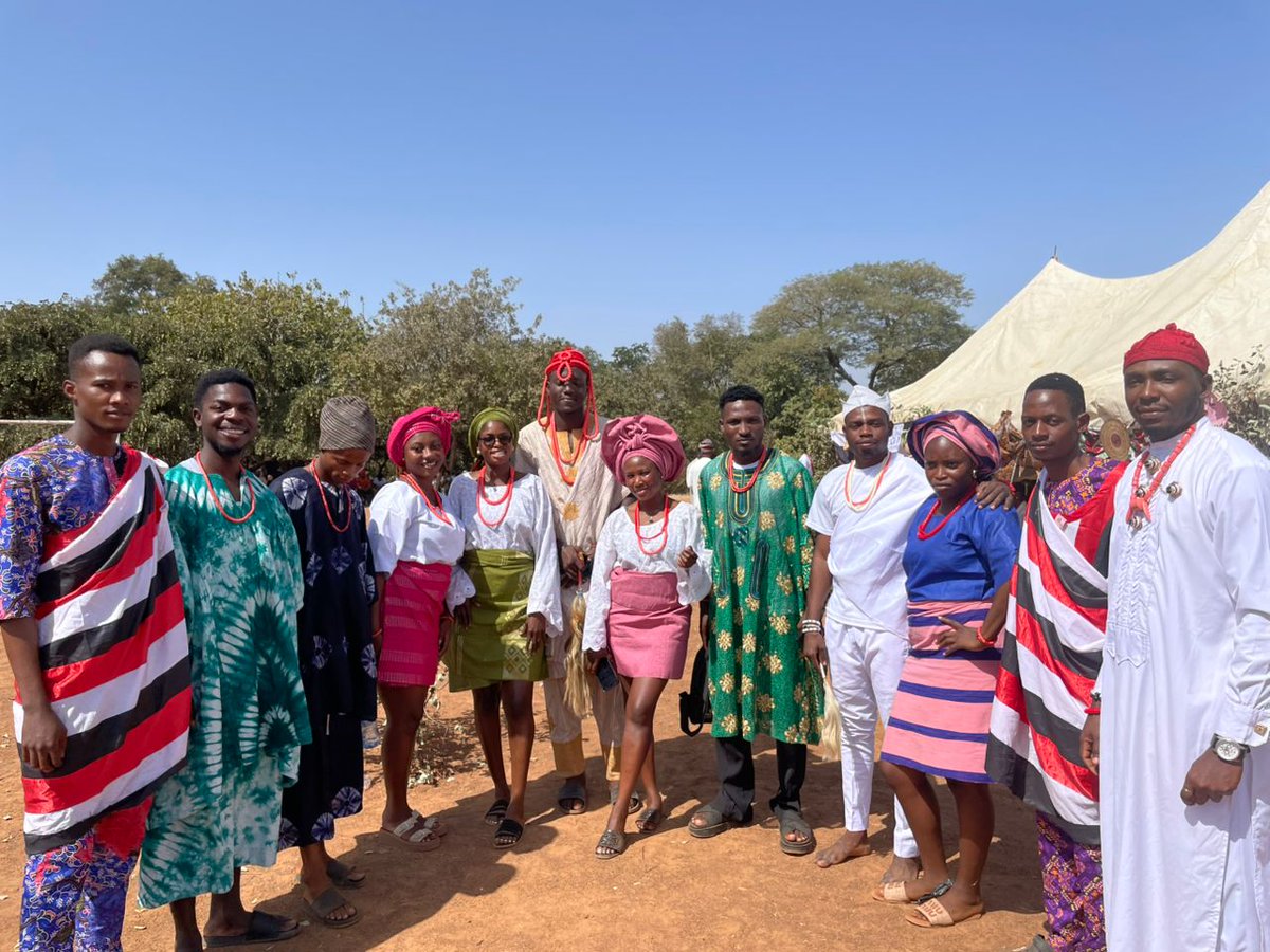 OJUDE OBA happened right here in Bauchi at the Wailo camp 🥹😂

The king welcomed a new queen into his court 😍.

It was a beautiful presentation. 
<a href="/ETeyimofe/">Tallblvck</a> acted as the king
#NYSC 
#Yourbaculture 
#Wailocamp