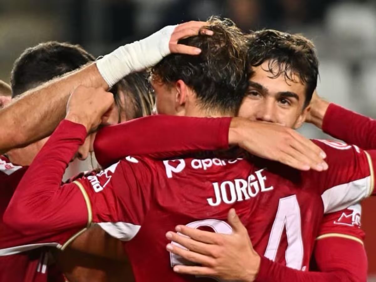 🗣️Colunga en “A dos bandas”:

“Yo no pongo a Jorge y Héctor por premiarlos. Los pongo para ganar y están preparados”