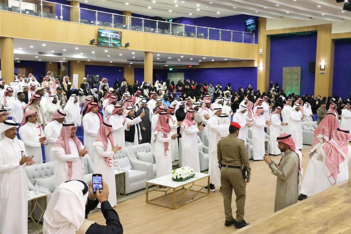 📰| وزارة الرياضة تكرّم #نادي_الخليج بمناسبة #يوم_التطوع_السعودي_العالمي ، تقديرًا لجهود النادي في تعزيز ثقافة العمل التطوعي، بأكثر من 1200 متطوع و 20 ألف ساعة تطوعية في 2025.

فخورون بخدمة مجتمعنا وتعزيز أثره 🧑‍🧑‍🧒‍🧒👏🏻