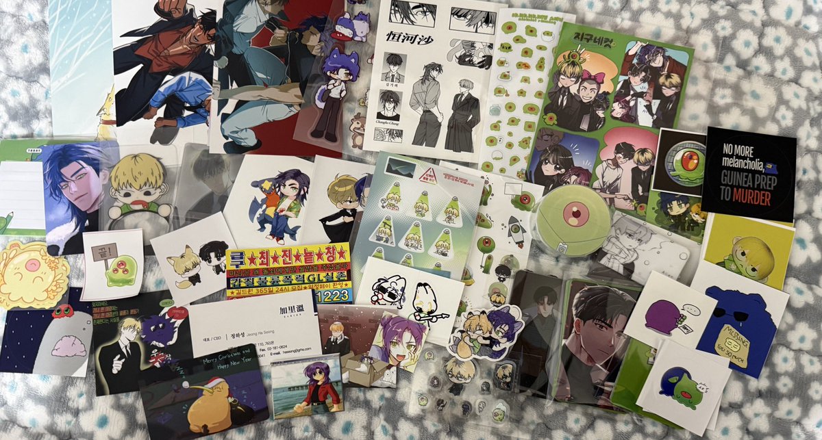 첫 이착헌 오프라인 행사엿는대 너무너무 행벅햇다… 일반입장이라 못산게 너무너무 많지만 ㅜㅜ 최고엿어