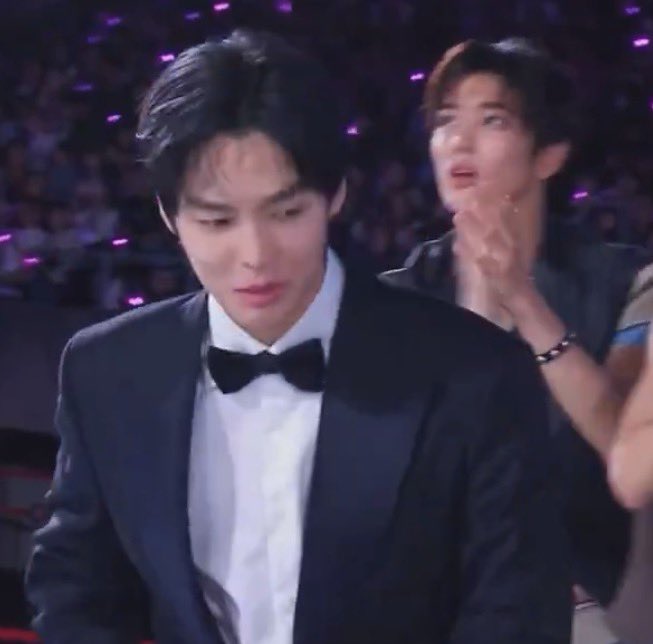 keonppu's tweet image. keonho yoonho in one frame IM CRYINGGG