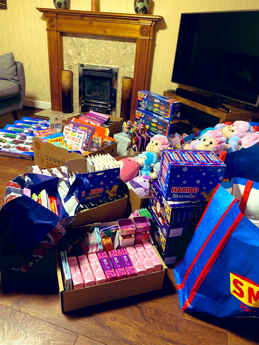 Again overwhelmed by the support 🤝 keep saying it huge team effort 😊. Over £1300(including foodbank Donation) 🎁 finally delivered today to Bridge church🎄sack appeal🎅🎁.
Every single donation has helped to put a 😃on faces. Thanks to <a href="/snjohnson1971/">Steve Johnson</a> <a href="/CHEESETITS2025/">Ashley Hides</a> for today.