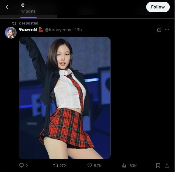 jnlxnaa's tweet photo. #FreeMomo #FreeNayeon from this user https://t.co/I0QVHR8mGZ
