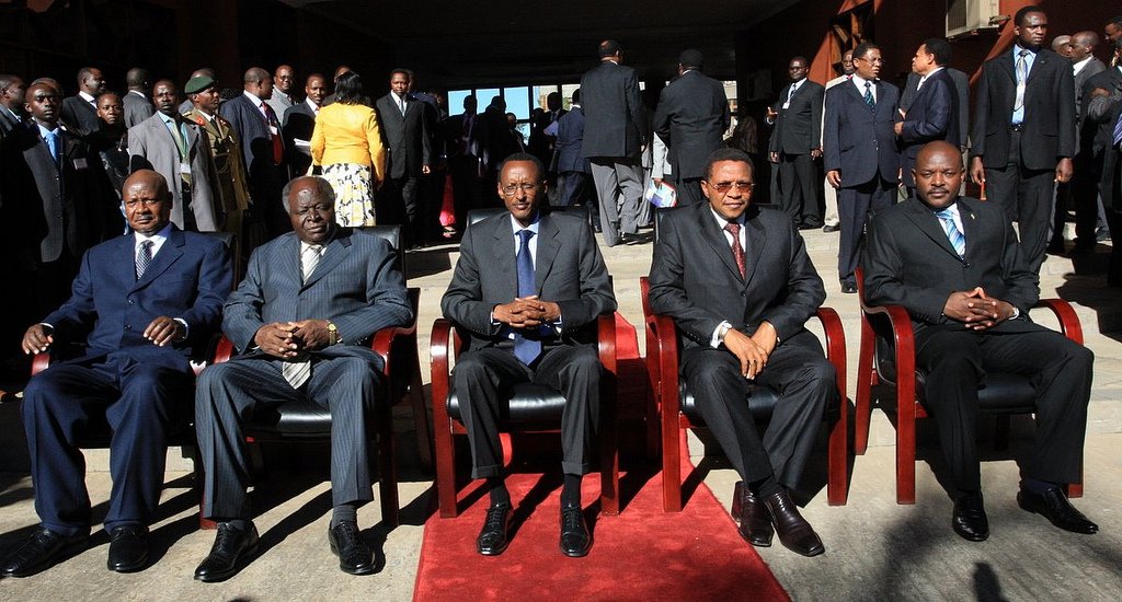 PMiles420's tweet photo. East African Community Head of States, 2009.

From left to right:

Yoweri Museveni of Uganda 🇺🇬, Mwai Kibaki of Kenya 🇰🇪, Paul Kagame of Rwanda 🇷🇼, Jakaya Kikwete of Tanzania 🇹🇿, Pierre Nkurunziza of Burundi 🇧🇮.
@AfricaFactsZone https://t.co/CmJMwA21Bf