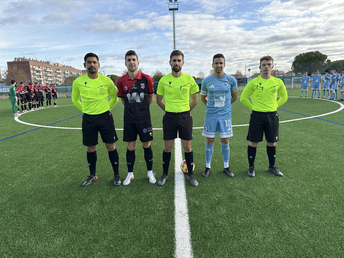 TERCERA RFEF ⚽️ 

▶️ ¡ comienza el encuentro el El Salvador Gonzalo Espinosa 🏟️!

<a href="/ComillasCF/">Comillas Club de Fútbol</a>   -    <a href="/CDArnedo/">CD Arnedo</a> 

Vamos con todo 🤍🩵

#VamosArnedo #75Años #UnPuebloUnEquipoUnaIlusión