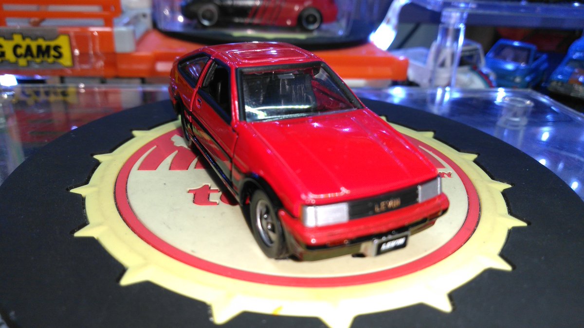 トミカリミテッド