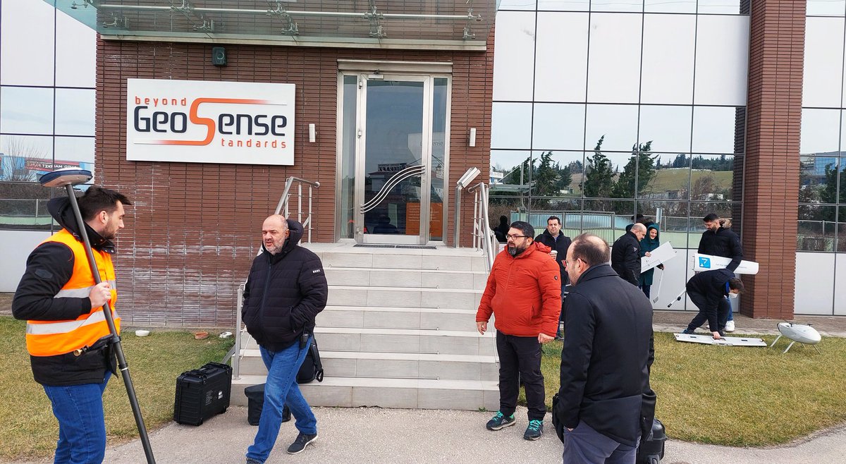 🟠 Κάθε πρωί εδώ και 20+ χρόνια. Κάθε μέρα, κάθε έργο ξεκινά με την κατάλληλη προετοιμασία ολόκληρης της ομάδας.
☑ Δύναμή μας, οι άνθρωποί μας.
🟠 GeoSense, The experts in Geoinformatics &amp; Unmanned Systems