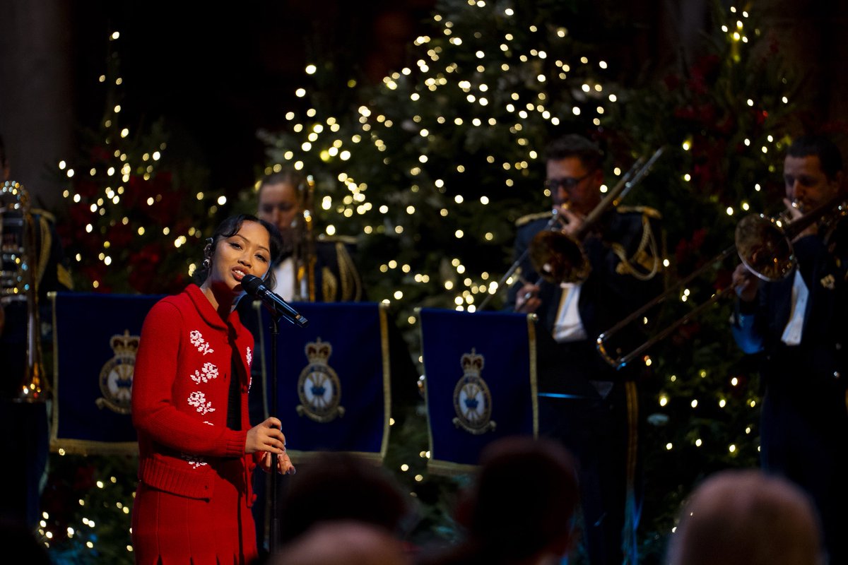 KensingtonRoyal's tweet photo. Thank you to the remarkable performers and readers from this year’s ‘Together at Christmas’ Carol Service. https://t.co/kjhUtFEPc2