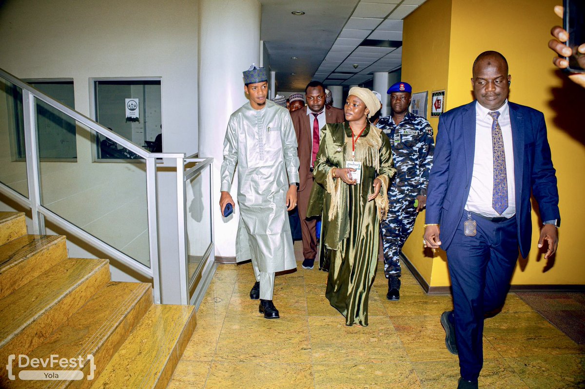 Zahra_Idi's tweet image. We hosted a successful Devfest 🥳💃🏼
Planned for 50 devs → hosted 130+
Talks ✅
Learning ✅
Inspiration ✅
Connections ✅
Road to DevFest ✅
Hands-on workshops ✅

Alhamdulillah for the success 🤍

#DevFestYola #Devfest2025 #Gdgyola  #TechCommunity #Womenintech #devfest