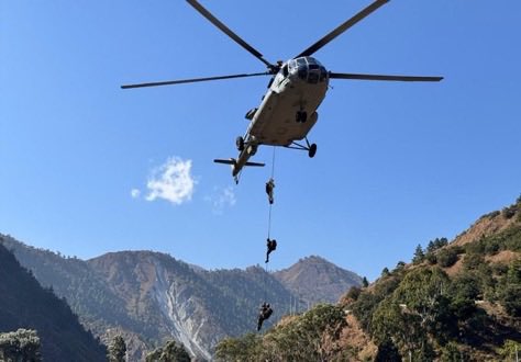 Def_PRO_Chennai's tweet photo. The #BrahmastraCorps of the #IndianArmy #EasternCommand, and the #IndianAirForce #IAF carried out a synergised Special Heliborne Operations exercise in the #EasternTheatre, validating the operational preparedness & mission readiness of the troops.
#OperationalSynergy https://t.co/ucflEP0kw6