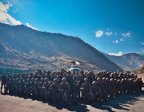 Def_PRO_Chennai's tweet photo. The #BrahmastraCorps of the #IndianArmy #EasternCommand, and the #IndianAirForce #IAF carried out a synergised Special Heliborne Operations exercise in the #EasternTheatre, validating the operational preparedness & mission readiness of the troops.
#OperationalSynergy https://t.co/ucflEP0kw6