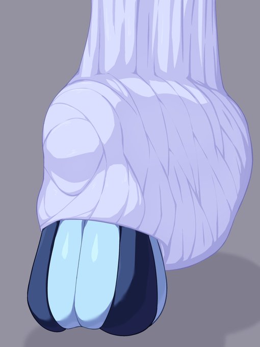 おっぱい以外蜘蛛糸で覆われて吊り下げられた誰かさん 