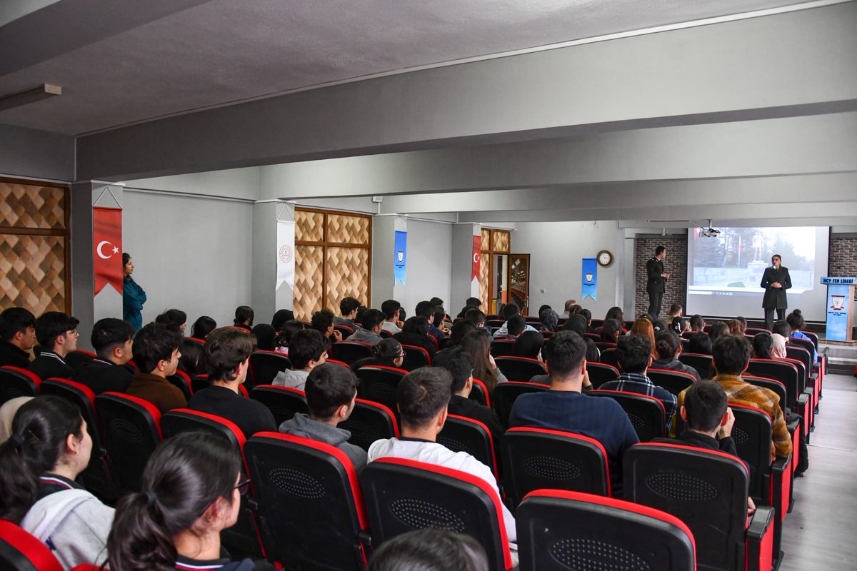 12.sınıf öğrencilerimize Milli Savunma Üniversitesi(MSÜ) tanıtımı yapıldı. Katkılarından dolayı Tugay Komutanlığına teşekkür ederiz.