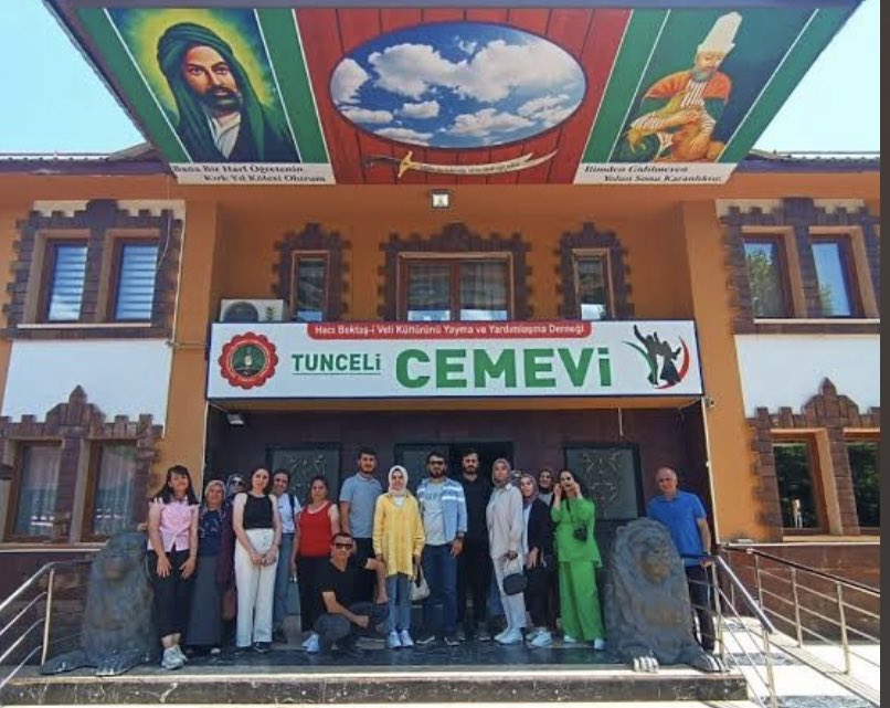 Alevi gençleri cemevi‘ne niye gelmiyor dedikleri cemevi şuraya adım dahi atmam hakka uğurlanan bir canımı götürmem Eğer Alevilik buysa ben sizden değilim ￼￼￼￼