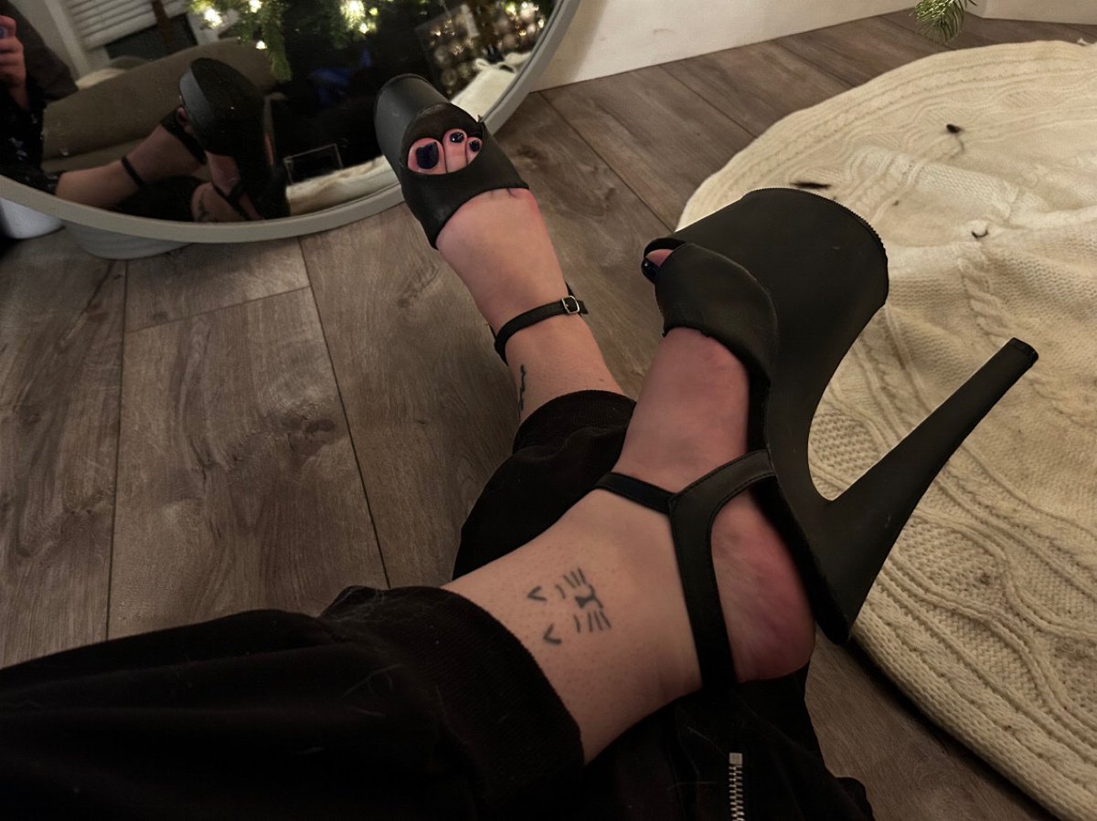 Need some pleasers to step on you with