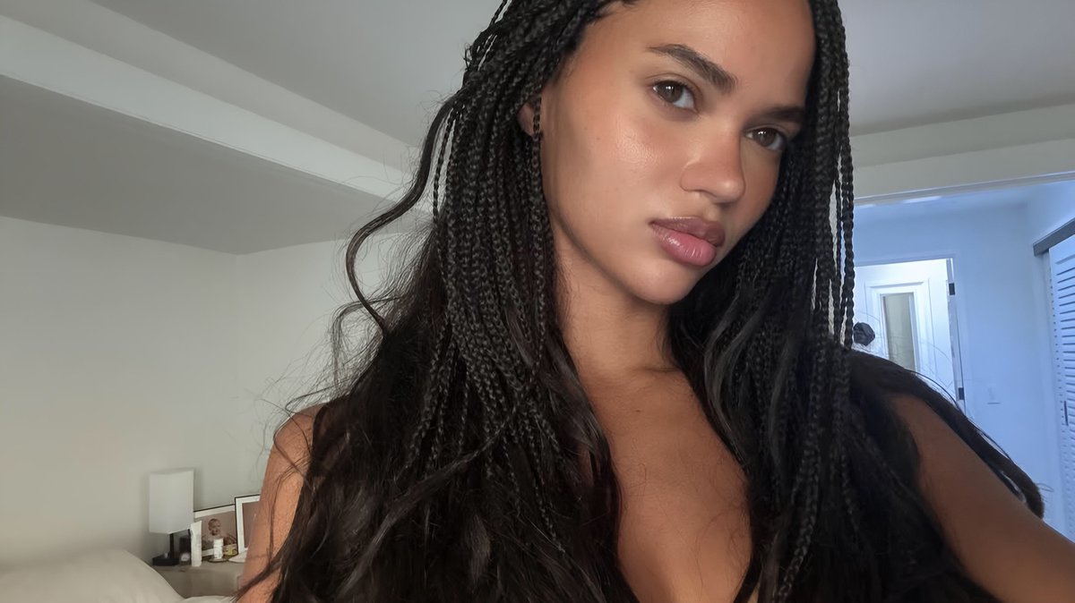 aesthetickyc's tweet image. Saturday.