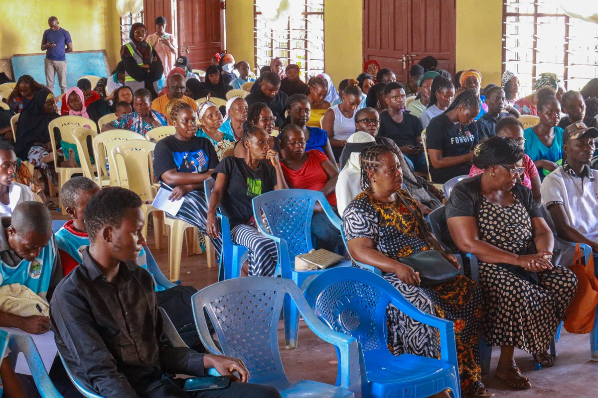 Timiza_CC's tweet photo. We held a powerful #TownhallForum in #Kilifi with CSOs,religious & cultural leaders, CHPs,youth,women leaders and government reps to defend the #ConstitutionOfKenya2010
Key focus:#Article43 and the right to health.
Communities pledged to educate others @KilifiCountyGov https://t.co/9TNyDO7n3g