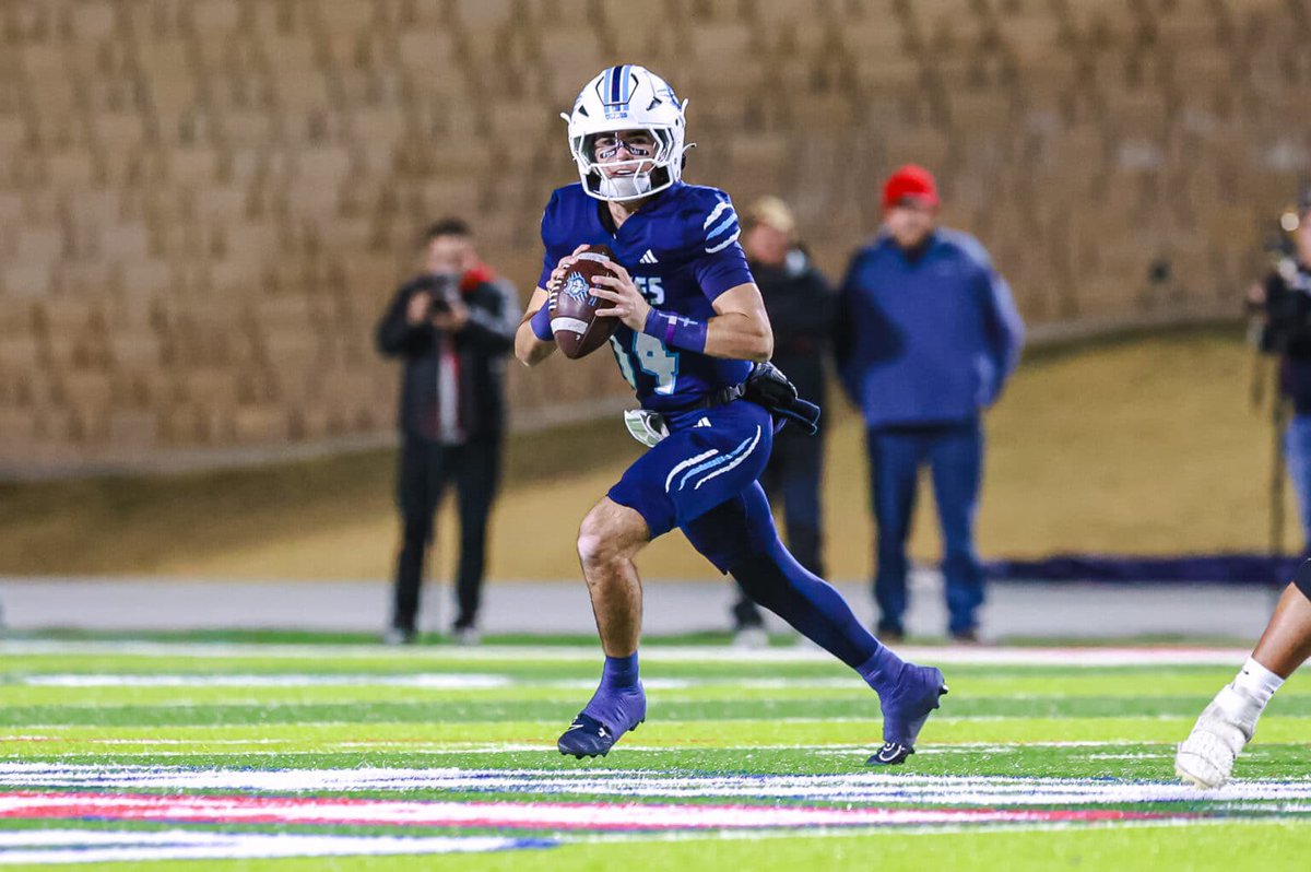 PressPassSports's tweet photo. West Plains sees early lead slip to powerhouse Stephenville in UIL Class 4A Division I region championship #txhsfb. Story by @Lee_Passmore ..
🔗 https://t.co/xUST3fl1ad https://t.co/ZNVQhEWrAN