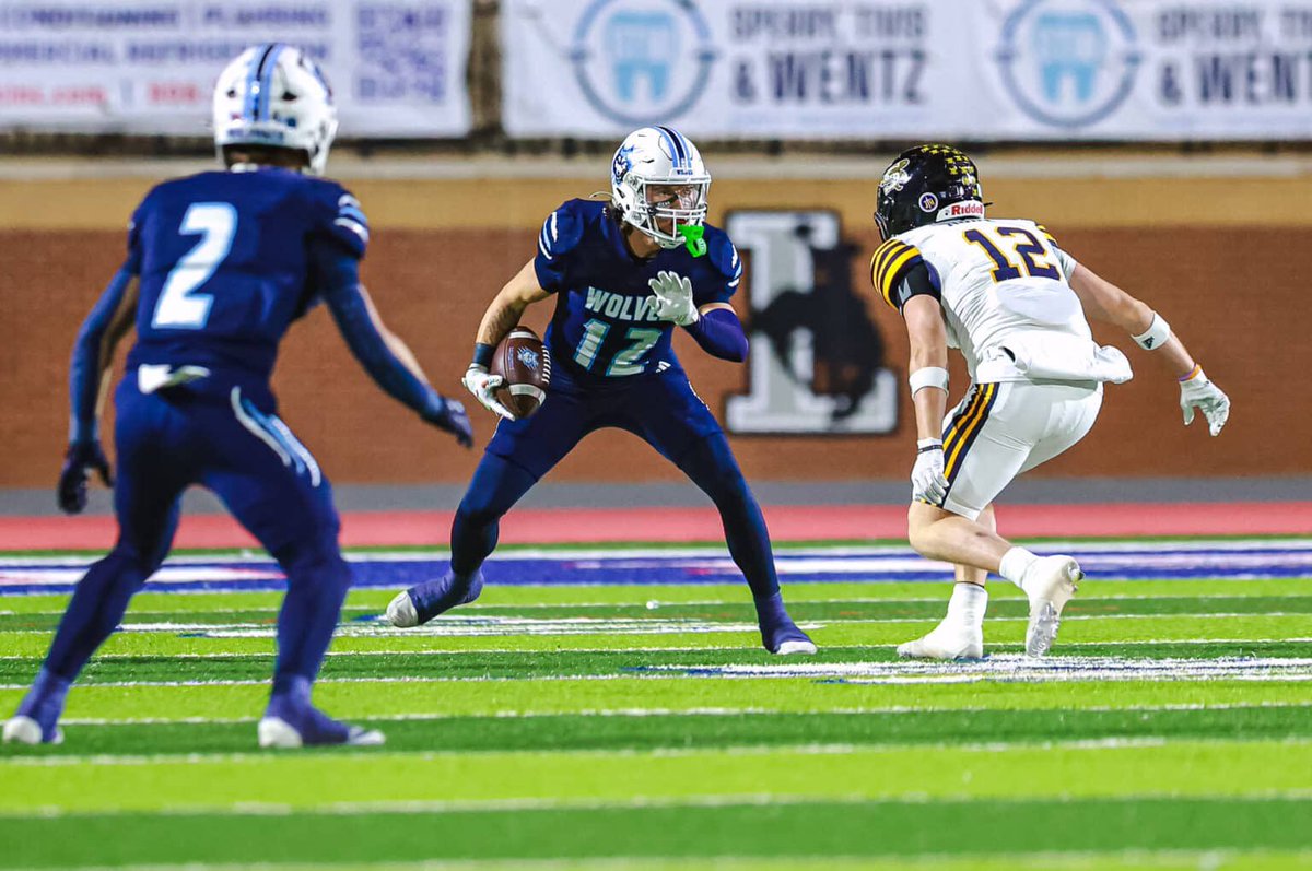 PressPassSports's tweet photo. West Plains sees early lead slip to powerhouse Stephenville in UIL Class 4A Division I region championship #txhsfb. Story by @Lee_Passmore ..
🔗 https://t.co/xUST3fl1ad https://t.co/ZNVQhEWrAN