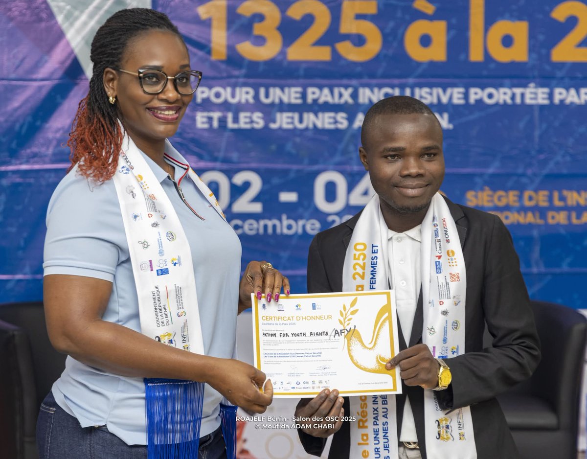 david_anicet's tweet photo. Mon équipe et moi sommes avons gagner le prix du Lauréat de la paix 2025 catégorie Jeunes Mediateurs d'exception grâce aux efforts de @ActionForRights pour le suivi de la mise en œuvre de l'agenda Jeunesse Paix et Sécurité @roajelfbenin @PNUDBenin @_AfricanUnion https://t.co/HGXmtIL0ky