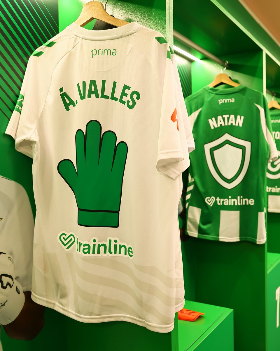 特別なユニフォームを着用！ 👕✨ レアル・ベティスの選手たちは試合前