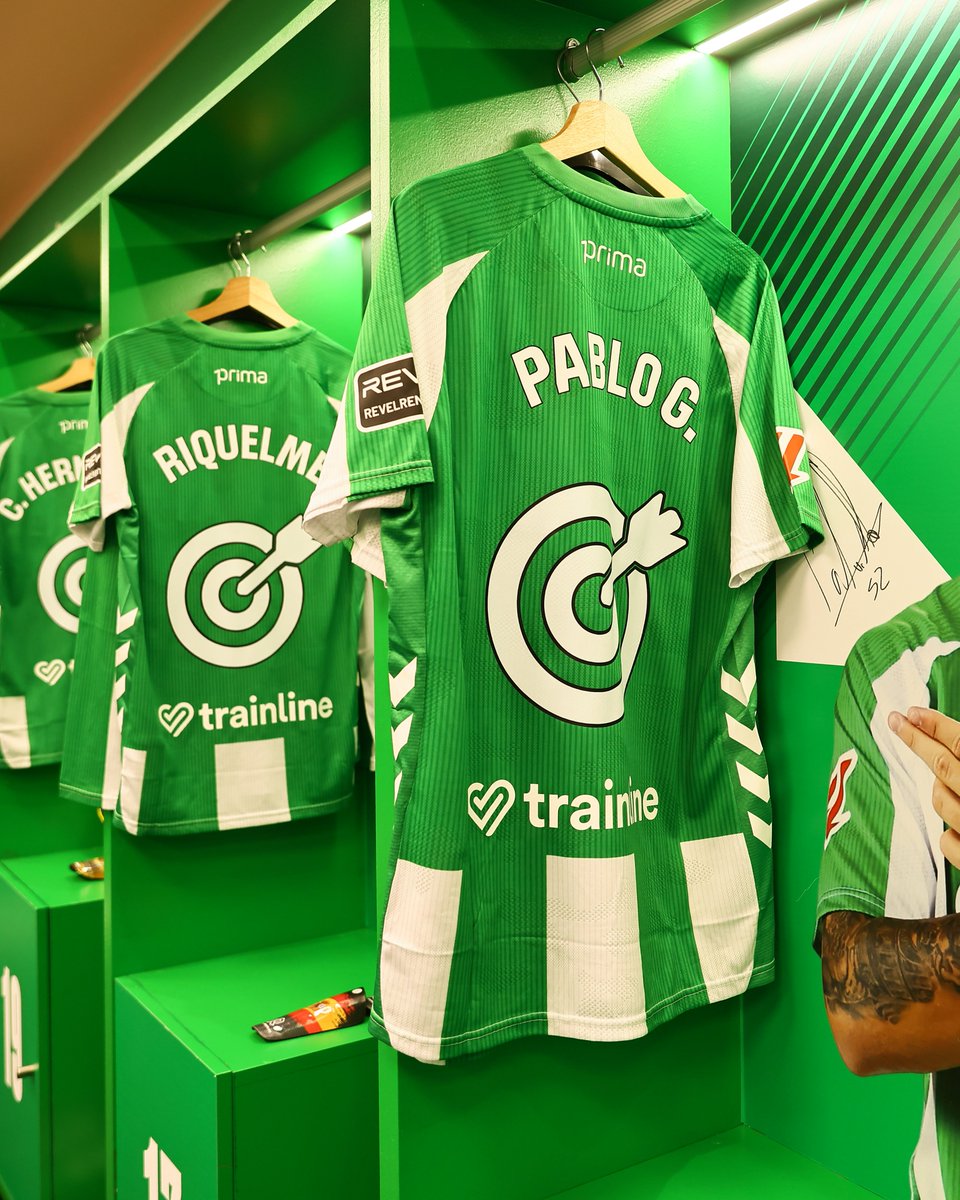 特別なユニフォームを着用！ 👕✨ レアル・ベティスの選手たちは試合前