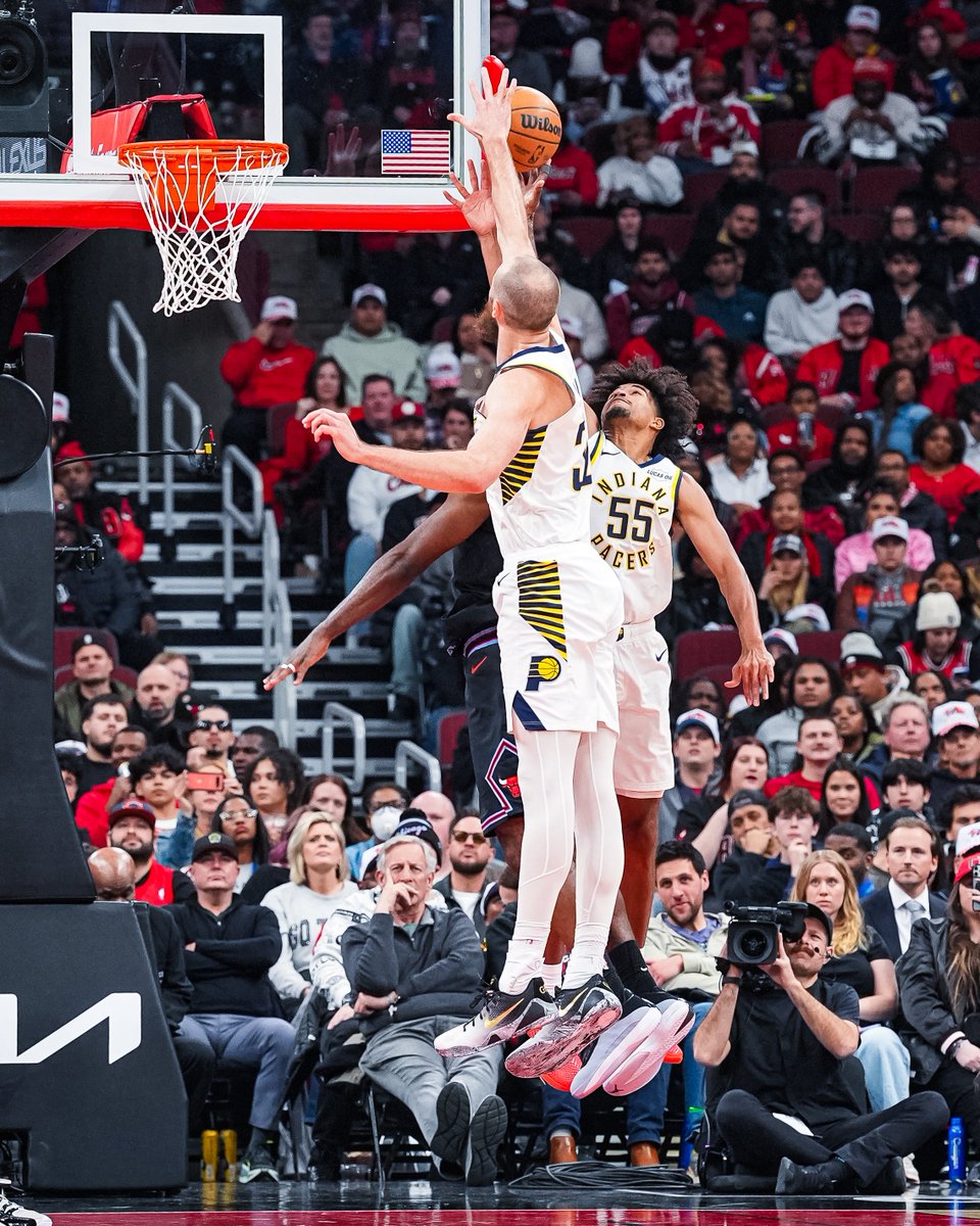 denied ❌

Jay Huff is leading the @nba in blocks with 2.4 BPG.