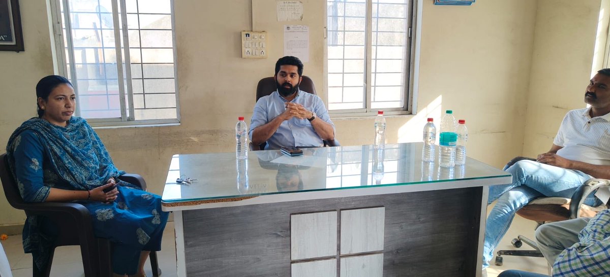 રાજકોટ જિલ્લાના લોધીકા તાલુકા ની પારડી ગ્રામ પંચાયત ની મુલાકાત લેવામાં આવેલ જેમાં ગ્રામ્ય ને લગતા વિવિધ મુદ્દાઓ  જેવાકે પાણી, સ્વછતા, શિક્ષણ,  આંગણવાડી,  આરોગ્ય વગેરે વિષયો પર TDO,  CDPO તથા પદાધિકારી સાથે ચર્ચા કરવામાં આવેલ તેમજ સુધારાત્મક સૂચનો કરવામાં આવેલ.<a href="/CMOGuj/">CMO Gujarat</a> <a href="/GujDCoffice/">Guj DCoffice</a>