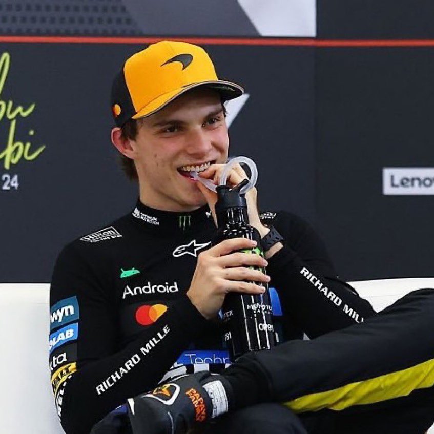 oscarpiwstri's tweet image. 