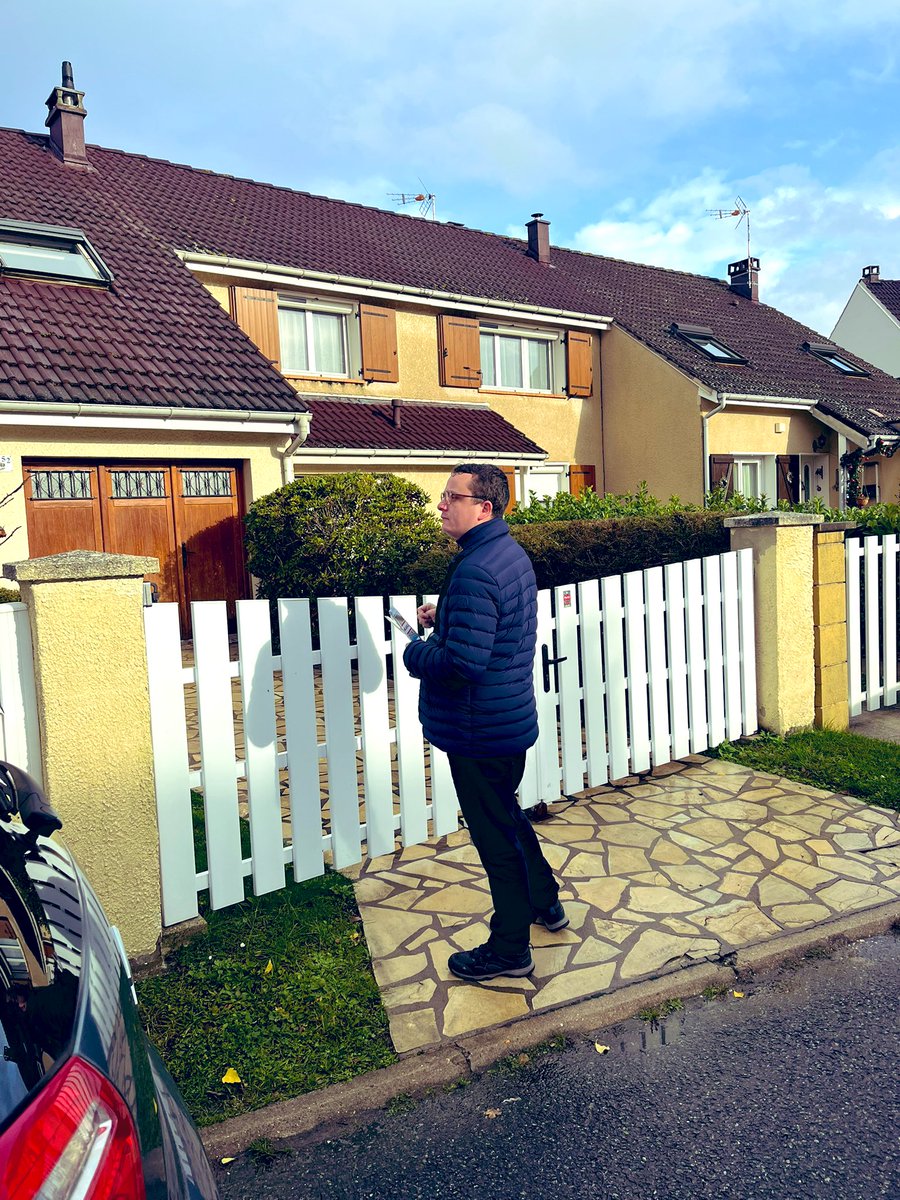 Sur le terrain aujourd’hui pour donner la parole aux habitants de Combs-la-Ville ! 

Leurs idées, leurs attentes et leurs priorités comptent : c’est avec eux que nous voulons bâtir un projet ambitieux pour l’avenir de notre commune.

Ensemble bâtissons l’alternance ! 🇫🇷