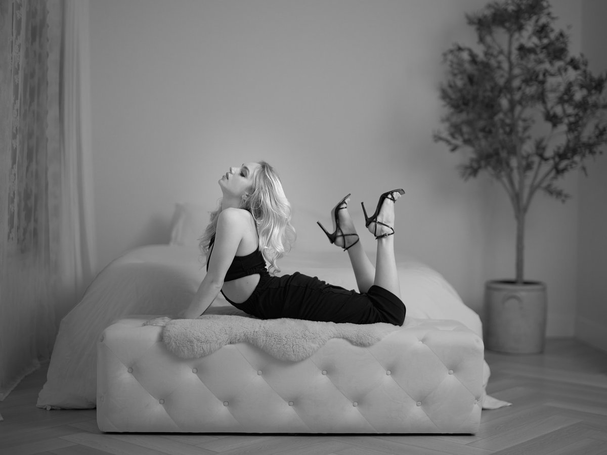 AmoaPhotography's tweet photo. Anastasia.

We caught up. We laughed. We tried new things. And she put me on to a new drink -- apple juice and bourbon. Different for sure. But sometimes that's just what we need.

#PortraitPhotography #SacramentoPhotographer https://t.co/EFS6cJn961