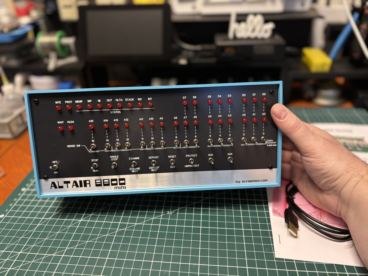 FredBellaiche's tweet image. This Altair 8800 replicat just arrived this afternoon from Italy. Now, *this* is a thing of beauty ! It’s going to be fun ! #retrocomputing #altair8800 #altairmini