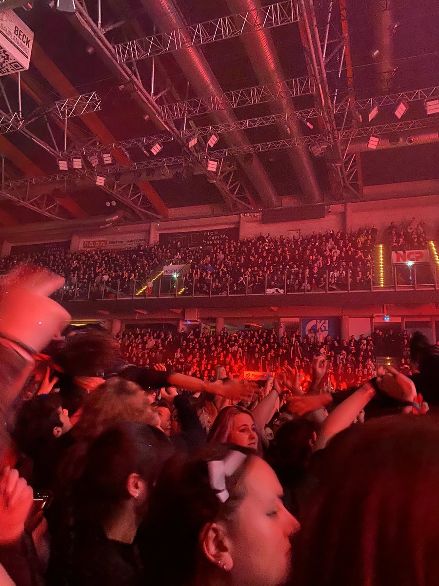 I took pictures of the crowd surfers at the Bad Omens show in Nürnberg last night and thought they might like them. Maybe they’ll find them here  😄😊