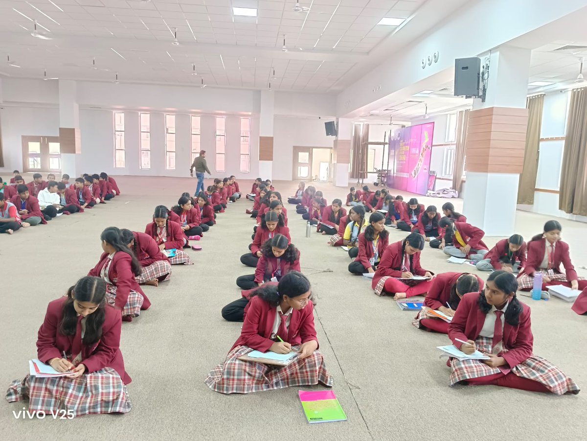 ‘Dhai Akhar’ letter-writing competition was conducted at Bikash Residential School, Bhawanipatna, fostering awareness on the importance of handwritten communication. #IndiaPost continues to promote the rich tradition of letter writing among students and youth.
 #DakSewaJanSewa