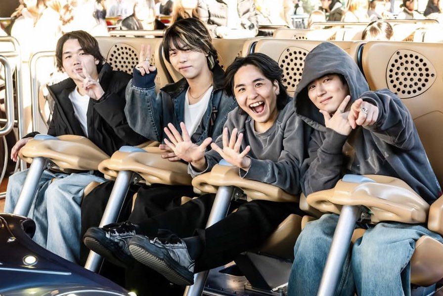 この写真好きだわ🥰🥰圭吾くんの隣の人は、お友達らしい🤣🤣楽しそうで何よりすぎる☺️☺️☺️