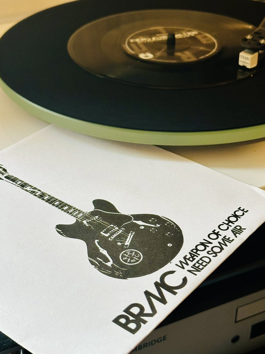 iainlstevens's tweet image. 🎶🎶🎶
Spinning a cheeky BRMC single on Saturday afternoon 😊
#blackrebelmotorcycleclub #weaponofchoice #needsomeair
