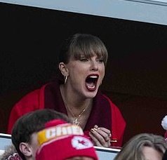 Travis Kelce #WPMOYChallenge      
Travis Kelce #ProBowlVote