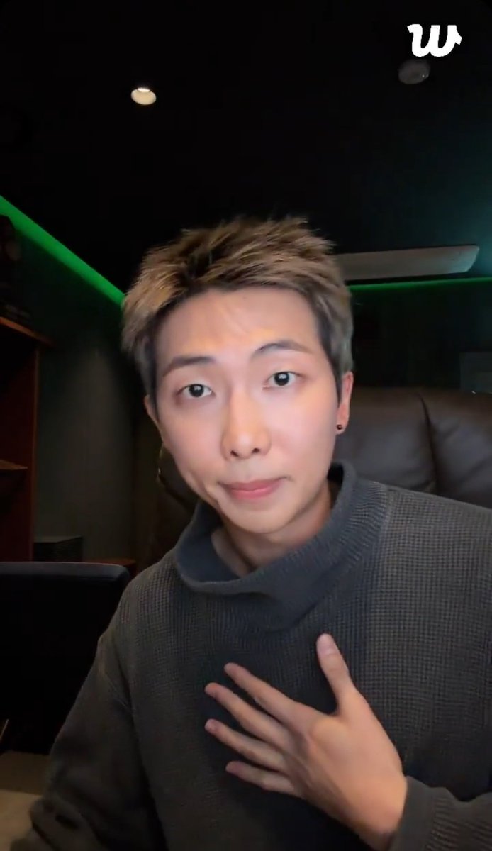 #RM: ผมจะตั้งใจออกกำลังกาย ตั้งใจใช้ชีวิต พวกเราก็ต้องใช้ชีวิตของตัวเองถึงจะทำเพลงได้ ถ้าทำแต่งานหน้ากล้องแต่หลังกล้องไม่ทำอะไร ไม่ใช้ชีวิต เพลงที่ร้อง คำพูดที่พูดก็จะไม่มีความกลมกล่อม เราต้องสนุกกับชีวิต ออกไปใช้ชีวิต ถึงจะแบ่งปันอะไรกับคนอื่นได้