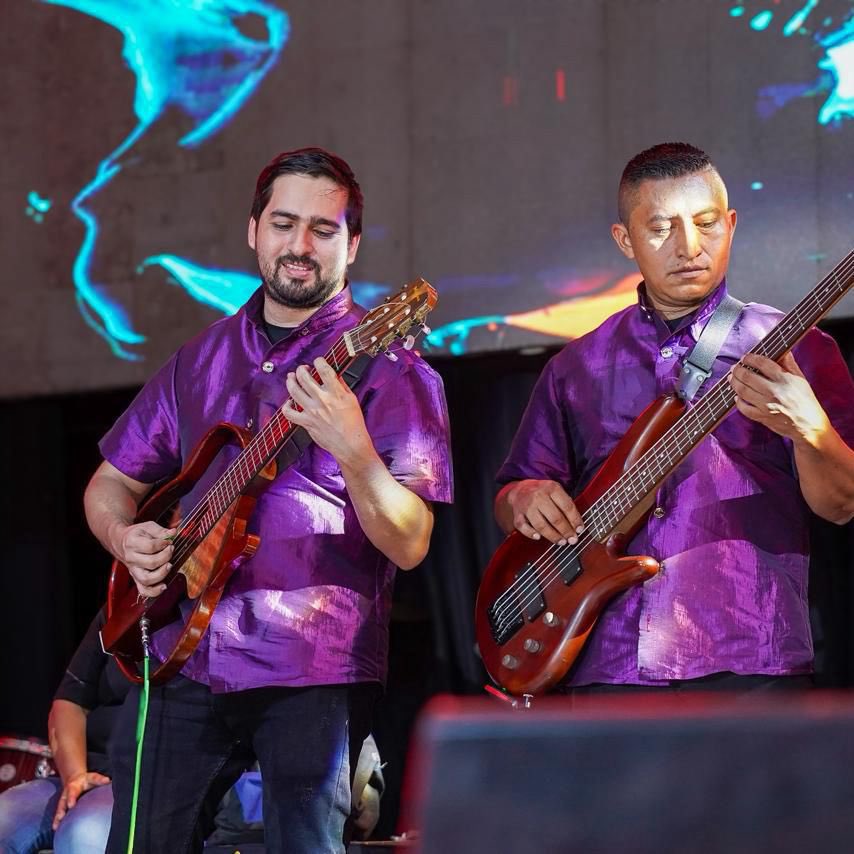 Jairo Agudelo cautivó con su talento en el XIX Festival de la Herradura en Puerto Concordia, llevando al escenario la fuerza de su voz y el sentimiento que caracteriza a nuestros artistas llaneros.

Apoyamos y celebramos la diversidad de géneros y expresiones artísticas del Meta.