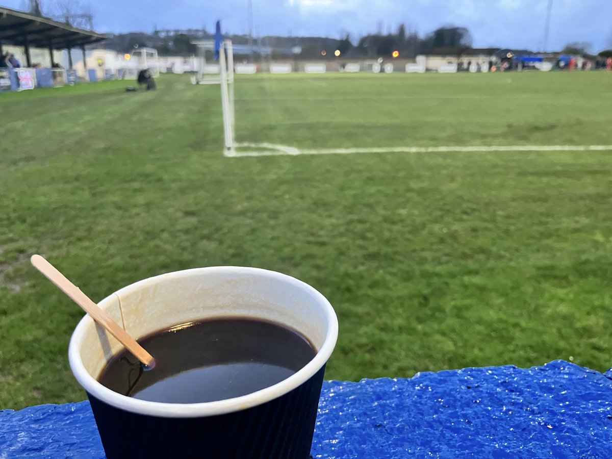 Back underway under the lights for the second half here at The Rivermoor. (Missed the kick off due to waiting for some much needed Bovril)

<a href="/ReadingCityFC/">Reading City FC</a> 0-1 <a href="/snodlandtownfc/">Snodland Town FC</a> (53’)

<a href="/MyRoadtoWembley/">My Road to Wembley</a> <a href="/favasefactfile/">FA Vase Factfile</a>