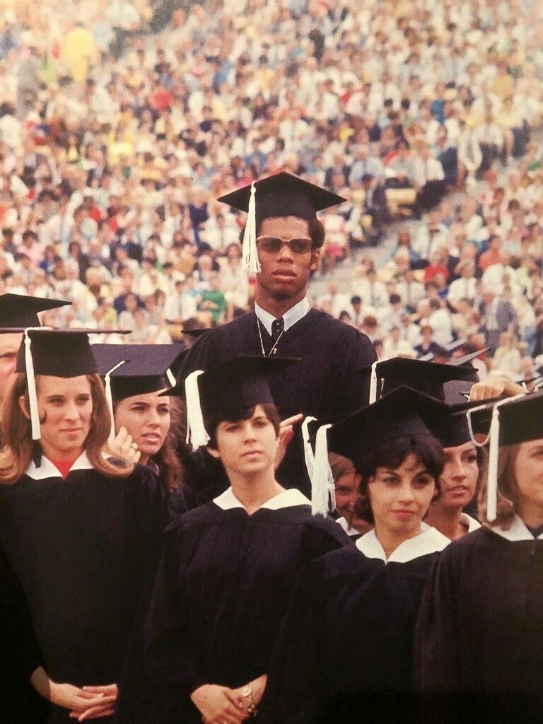 hrdevrythng's tweet image. Kareem Abdul-Jabbar graduating from UCLA