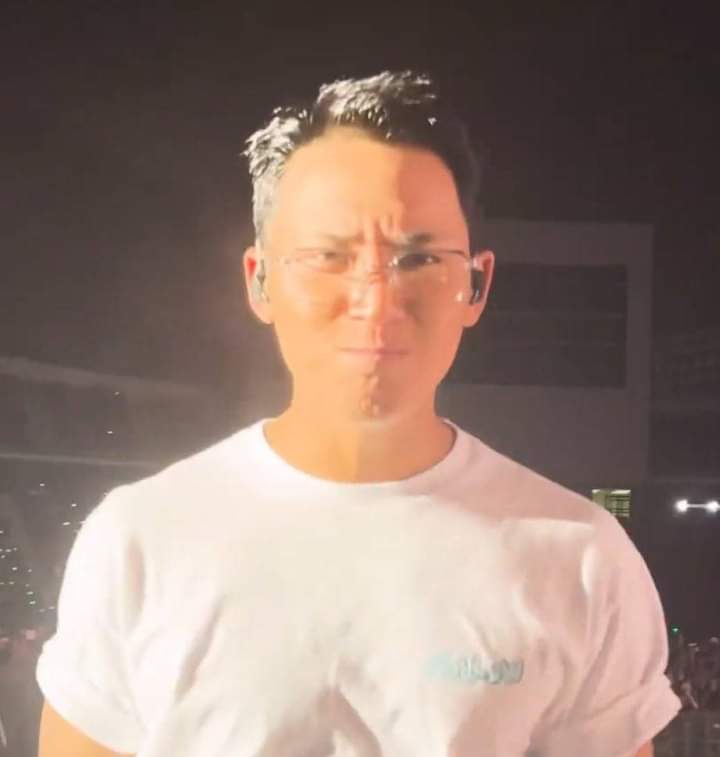 minwoncard's tweet image. 🐈‍⬛🐶