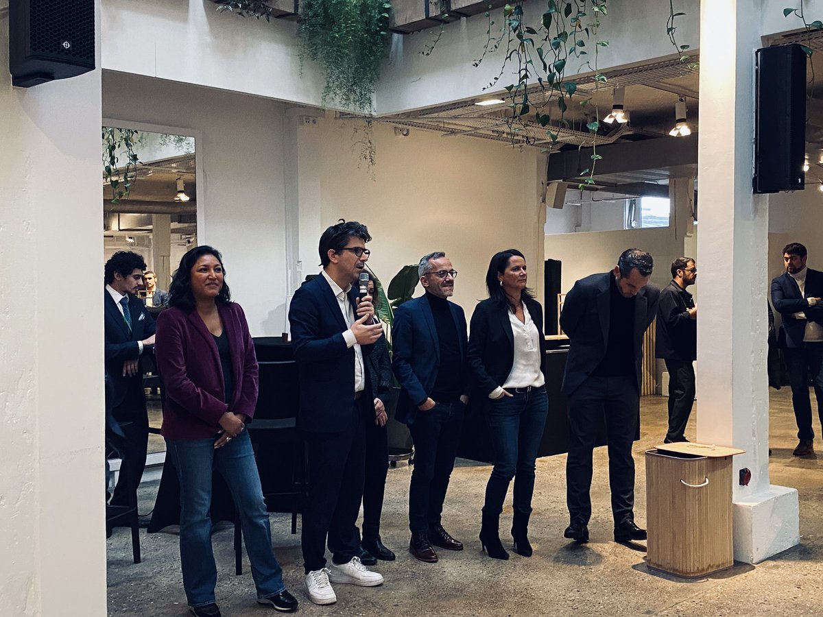 fede_PS29's tweet photo. 🌹Séminaire d’hiver 2025 du @partisocialiste pour travailler sur les #municipales2026, l’union de la gauche, la lutte contre l’extrême-droite et la modernisation du parti avec une mise à l’honneur du #PS29 pour sa newsletter hebdomadaire

 #Finistere https://t.co/0zin2o4Oaf