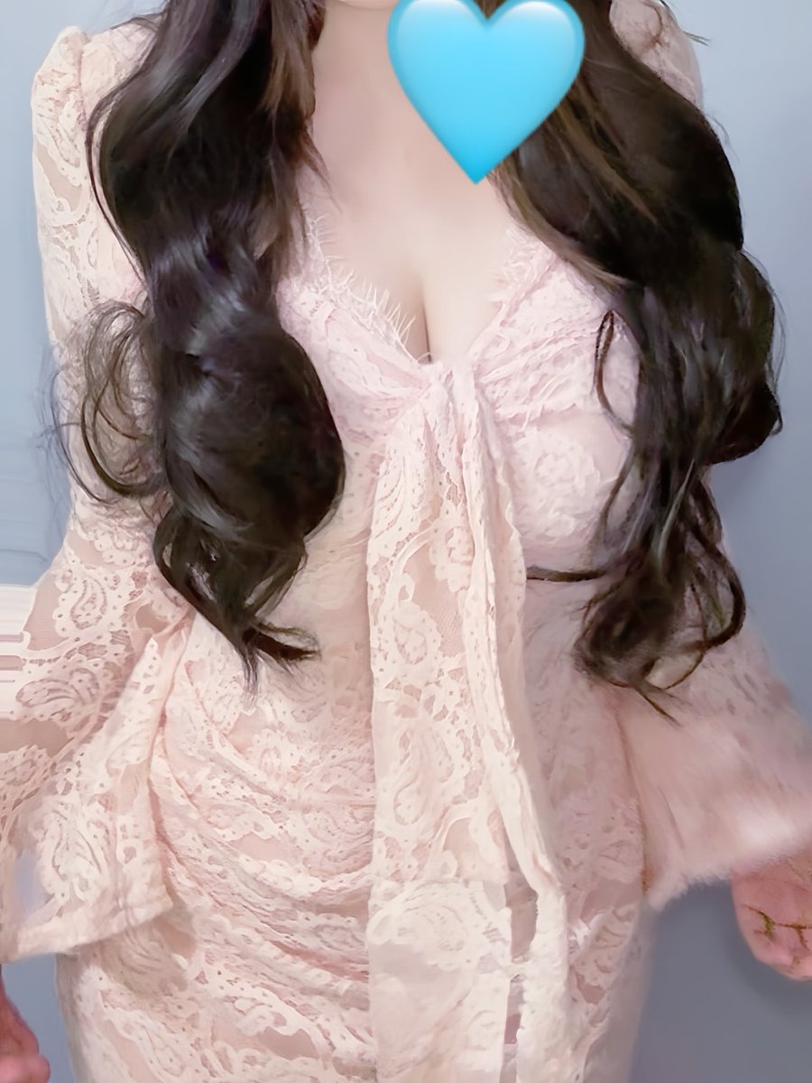 Vacancy_xqb's tweet photo. 嗯对再也不偷懒不带发网试假发了。
这两撮漏出来的黄毛我没招了。 https://t.co/d9EL3Wl2LX