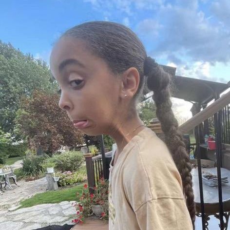 lordkingrar's tweet image. Kuna trader fulani alisema I only tweet about women and you guys supported that champ.
Na hii wiki yote analeta screenshot za chats wasichana 
The girls sound ghetto from how they chat and they ain't my type
Najua mtasema naongelelea ule charcoal seller lakini if the shoe fits..