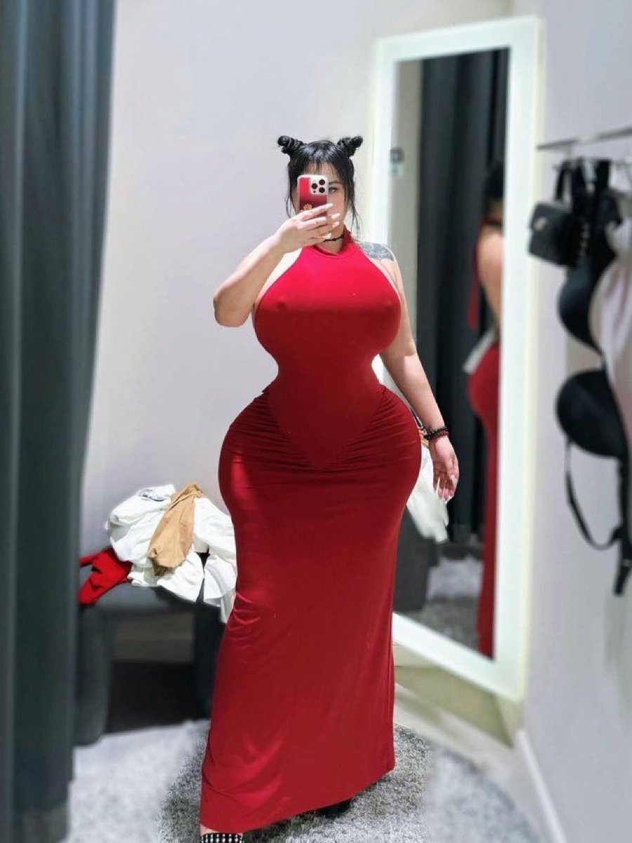 “Listen, hun, if you’re gonna be dating my daughter, you gotta explain this whole ‘futa’ thing, because I just don’t get it… w- why are you looking at me like that??”

❤️, 🔀, 🖼️

#milf #busty #slut #rp #whore #bimbo #openDMs #limitless #nasty