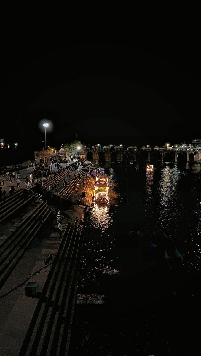 कर्मों से डरिये, भगवान से नहीं || 

भगवान माफ़ कर देते है, लेकिन कर्म नहीं ||🌺🌿🙏