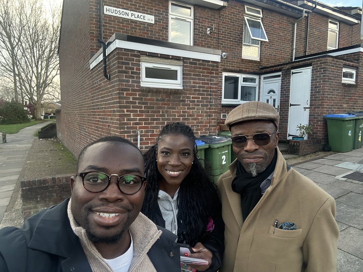 Great to be out speaking with residents on the #LabourDoorstep in Hudson Place, Pattison Walk &amp; Swetenham Walk alongside <a href="/Lizige86/">Cllr Elizabeth Ige</a> and Philip.

Always proud to be getting things done in my ward.

🌹 #VoteLabour 🌹