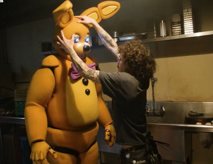 NEW BTS OF MATTHEW LILLARD IN THE SPRING BONNIE SUIT