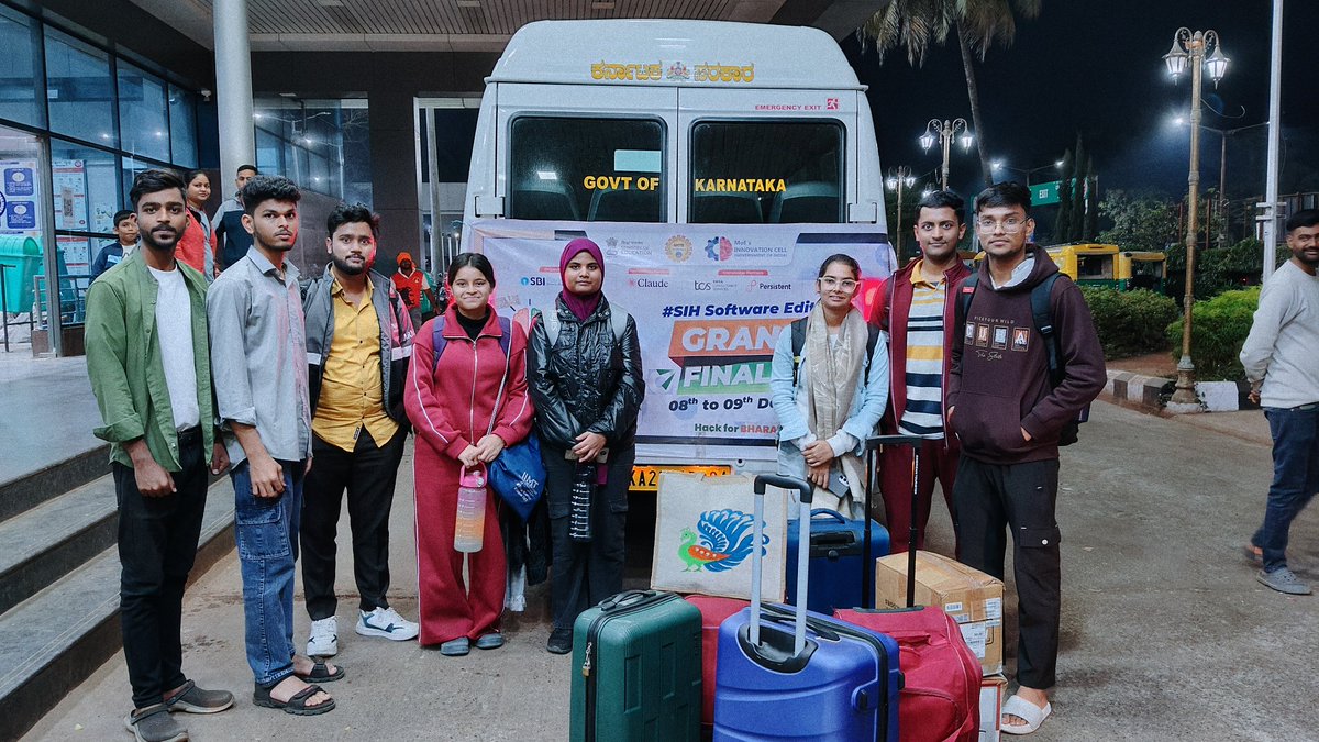 thisisashish563's tweet photo. Thank you very much to the Transport Committee of @VTU_OFFICIAL_PR, for providing us support for Transport from the Station. #SIH2025 #SmartIndiaHackathon https://t.co/aWJlzDJ9iW
